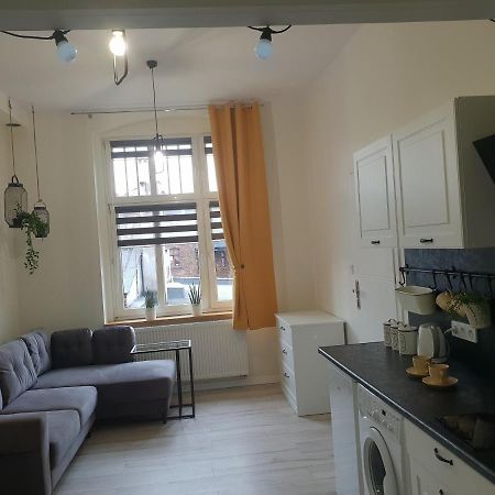 Przytulna Kawalerka Z Antresola Apartment Katowice Luaran gambar