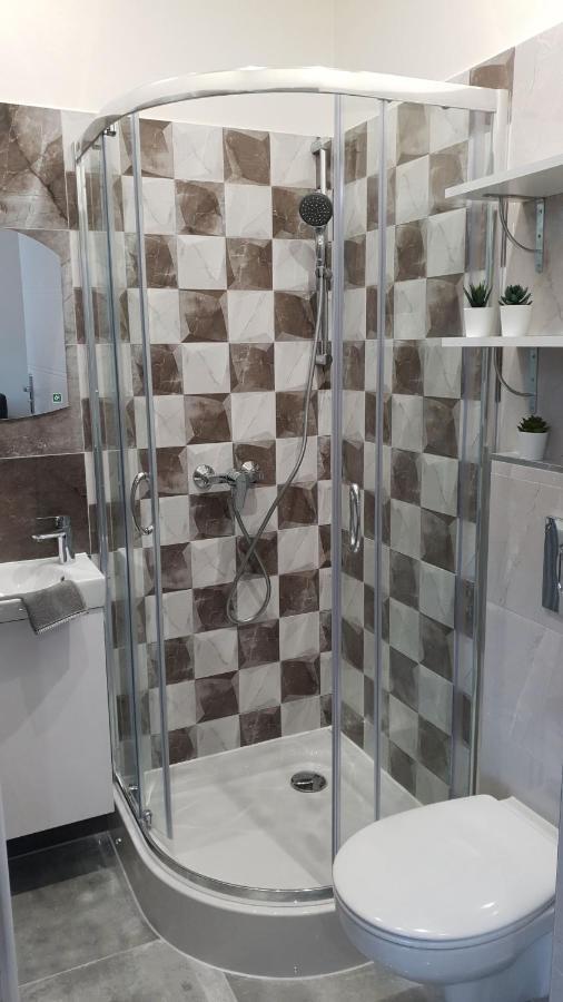 Przytulna Kawalerka Z Antresola Apartment Katowice Luaran gambar