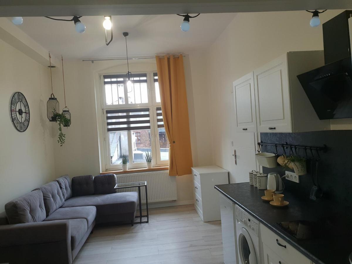 Przytulna Kawalerka Z Antresola Apartment Katowice Luaran gambar