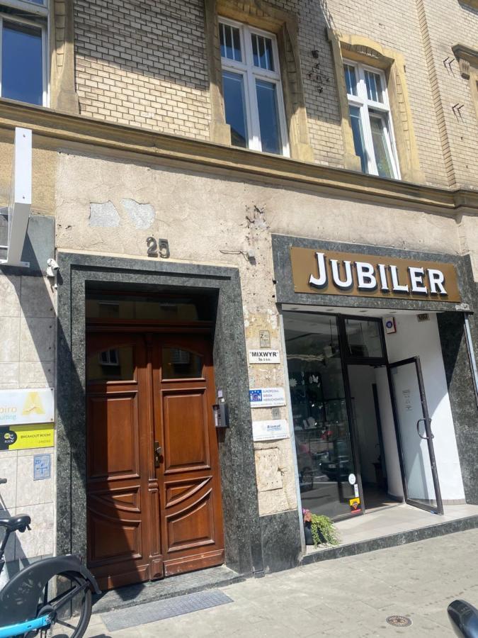 Przytulna Kawalerka Z Antresola Apartment Katowice Luaran gambar
